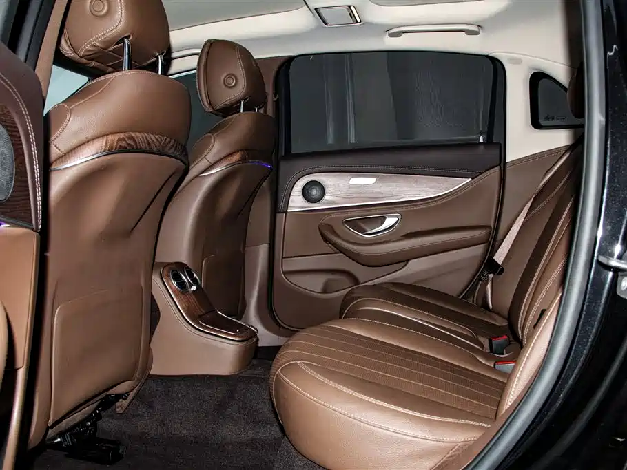 Mercedes-Benz E-Class 2023 — фото 21