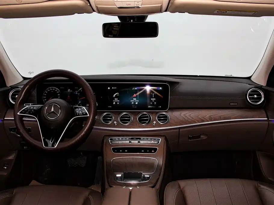 Mercedes-Benz E-Class 2023 — фото 15