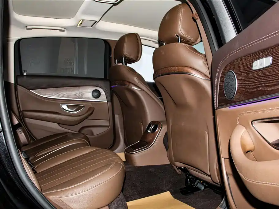 Mercedes-Benz E-Class 2023 — фото 24