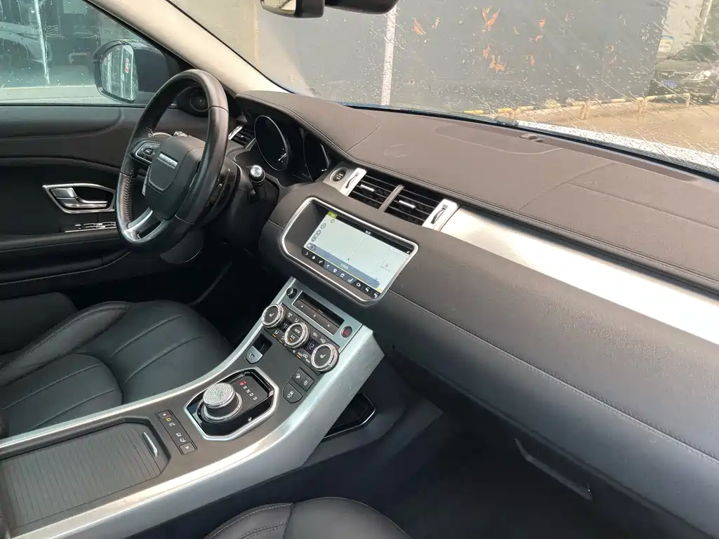Land Rover Evoque 2018 — фото 14