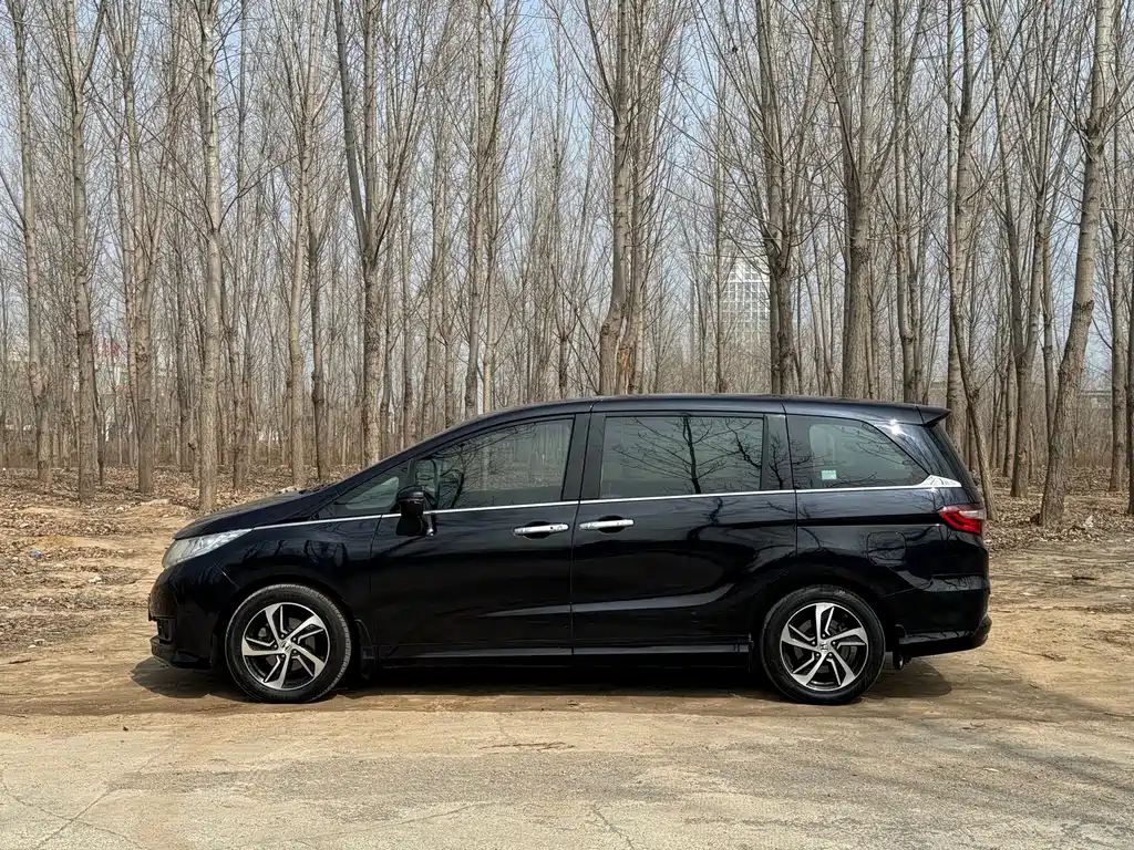 Honda Odyssey 2017 — фото 3