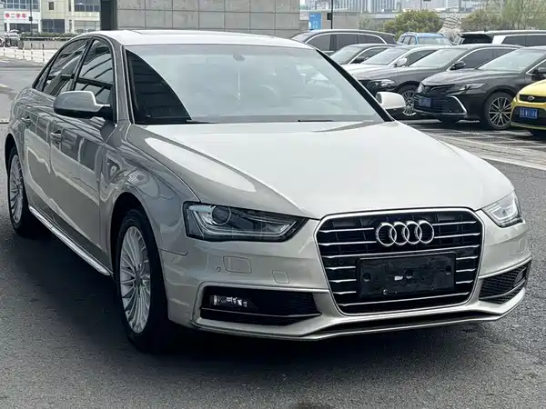 Audi A4L 2016