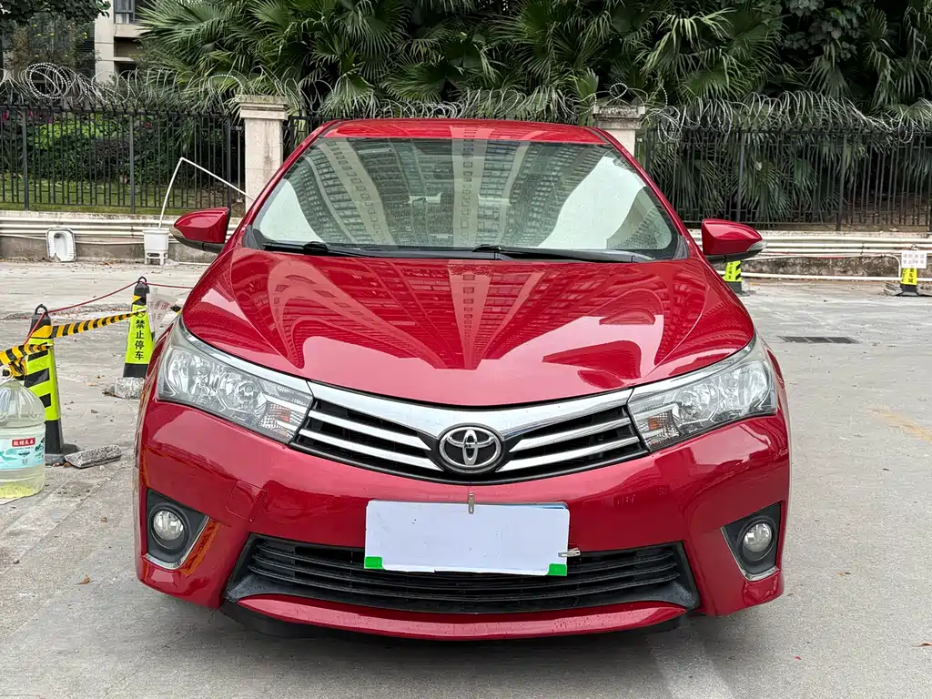 Toyota Corolla 2015 — фото 2
