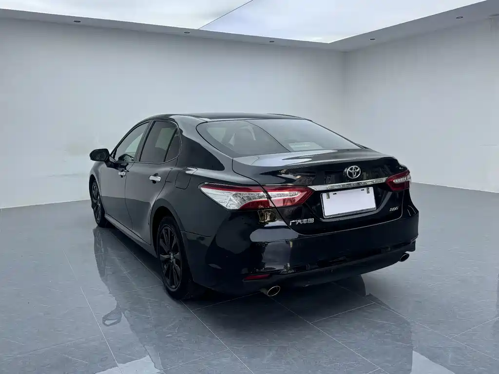 Toyota Camry 2020 — фото 7