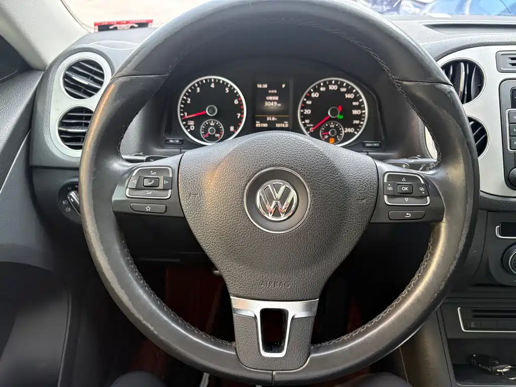 Volkswagen Tiguan 2016 — фото 13