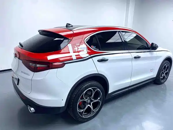 Alfa Romeo Stelvio 2021