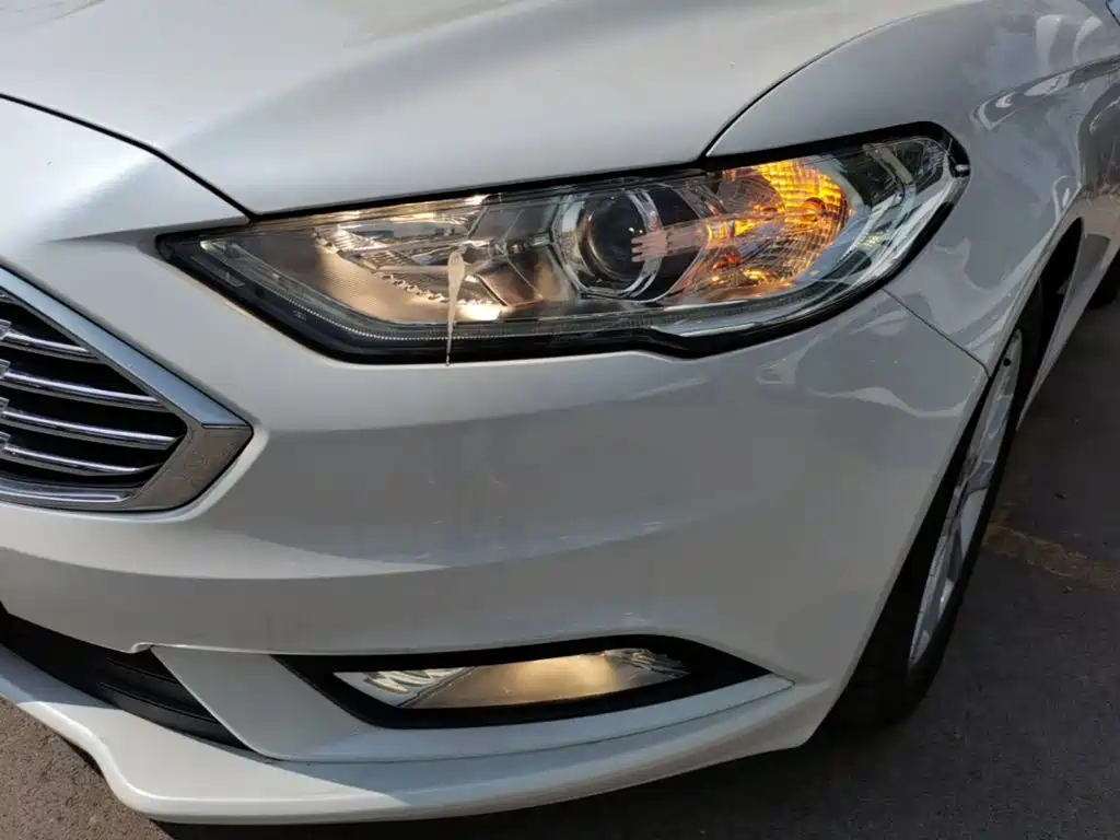 Ford Mondeo 2018 — фото 24