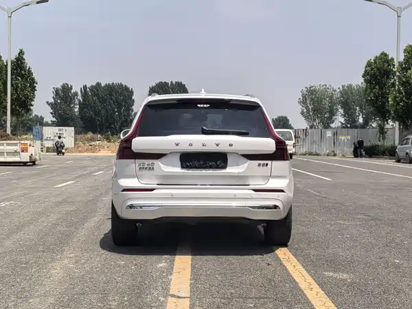 Volvo XC60 2025