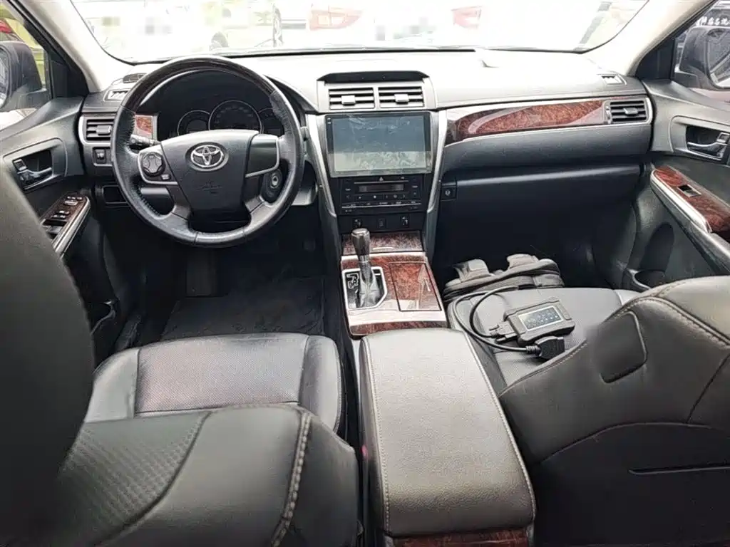 Toyota Camry 2017 — фото 10