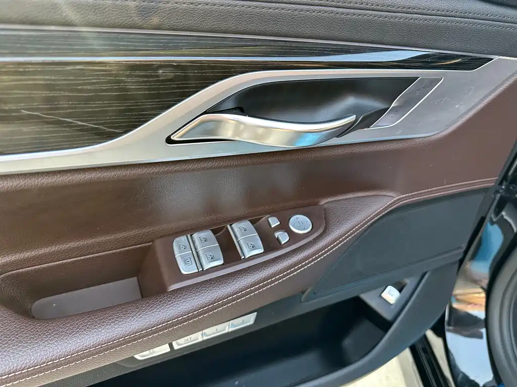 BMW 7 Series 2018 — фото 17
