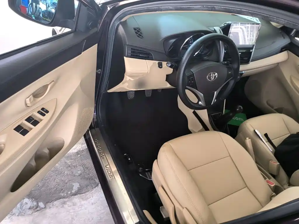 Toyota Vios 2015 — фото 16