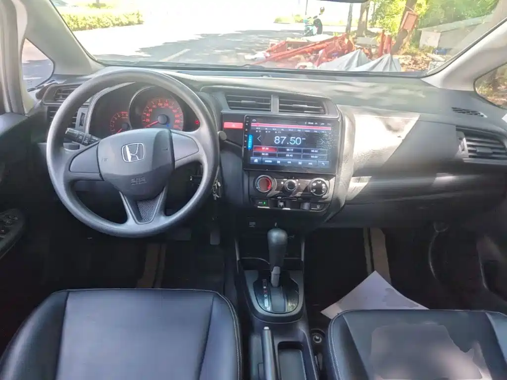 Honda Fit 2016 — фото 10