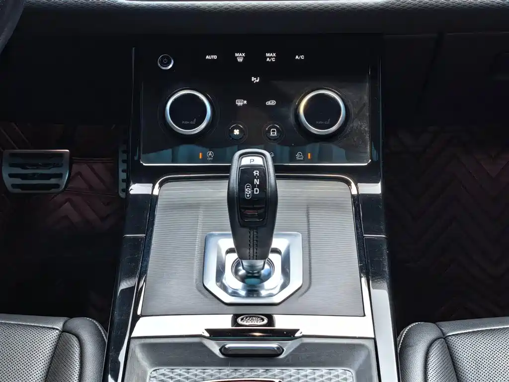 Land Rover Evoque 2020 — фото 14