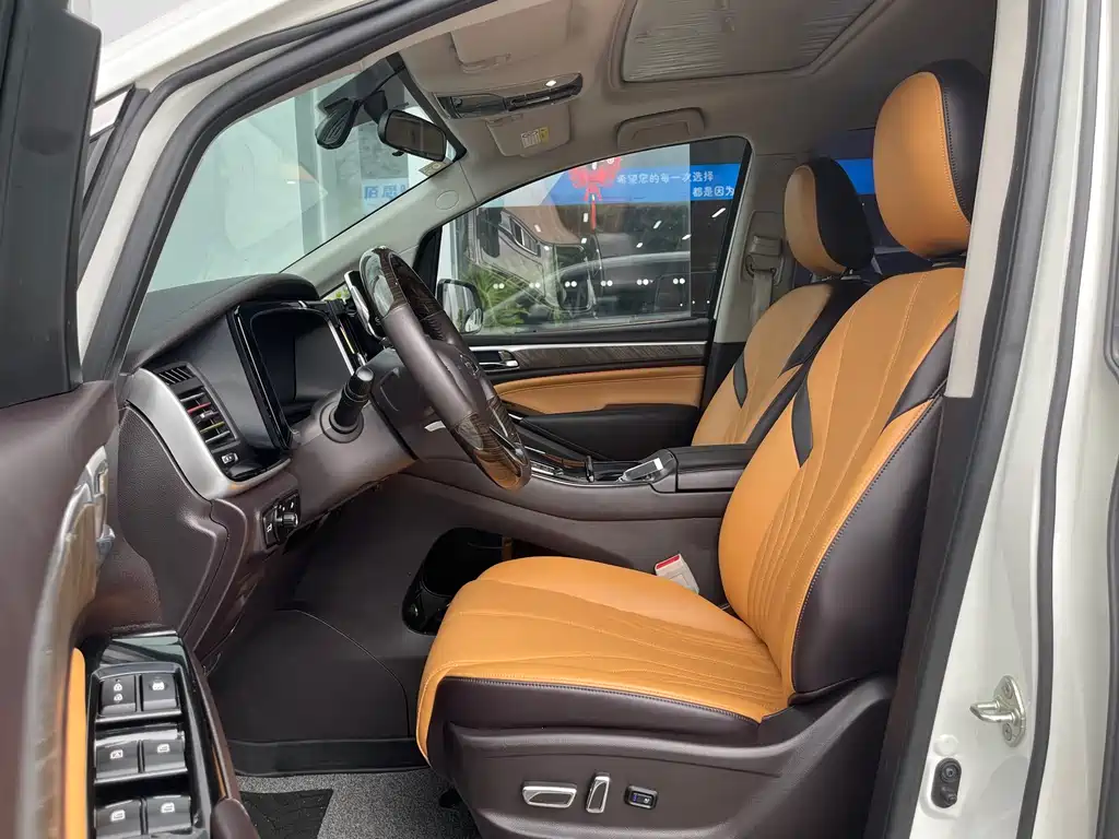 GAC Motor Trumpchi M8 2022 — фото 8