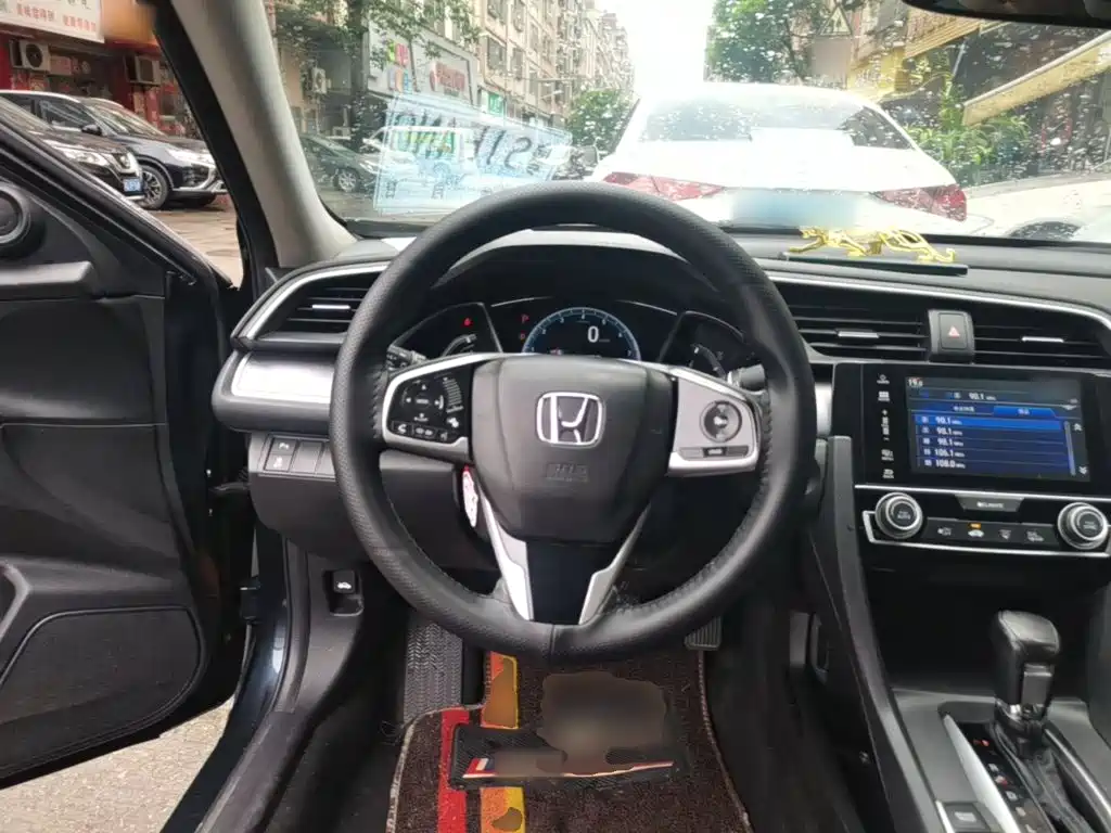 Honda Civic 2018 — фото 11