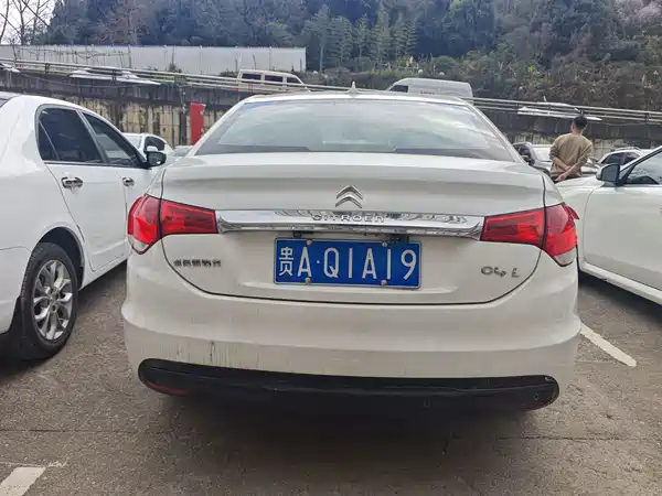 Citroën C4L 2013
