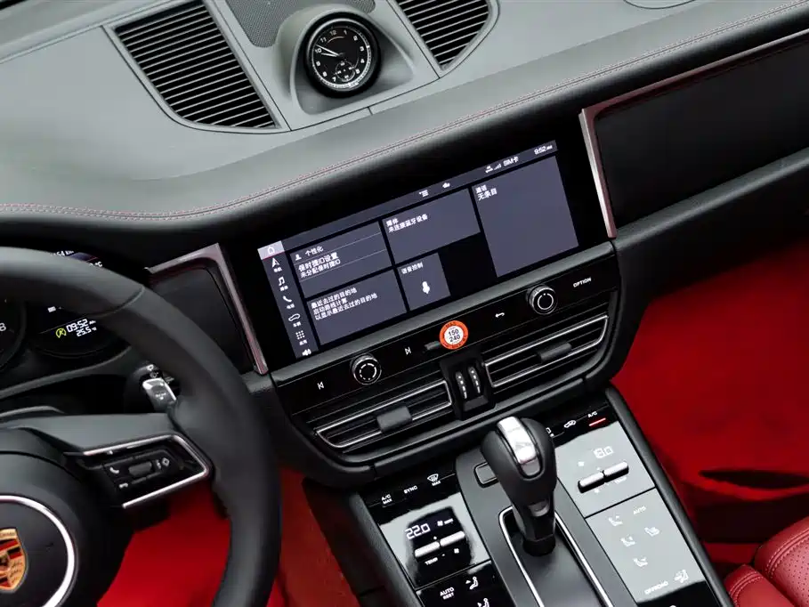 Porsche Macan 2023 — фото 15