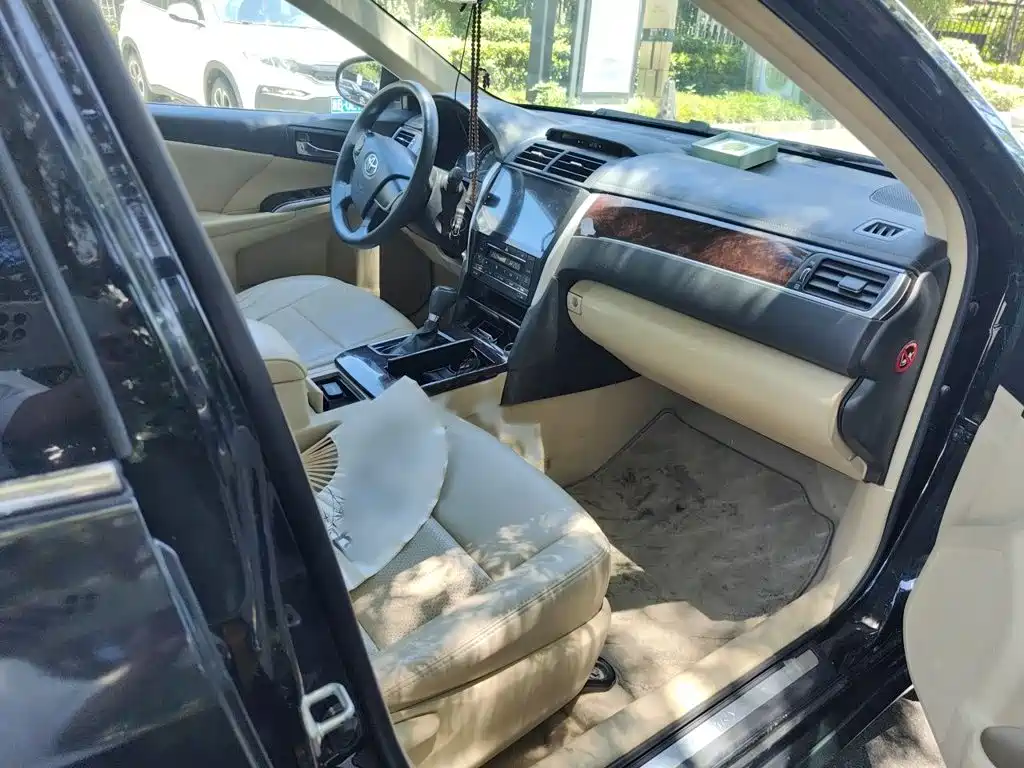 Toyota Camry 2017 — фото 20
