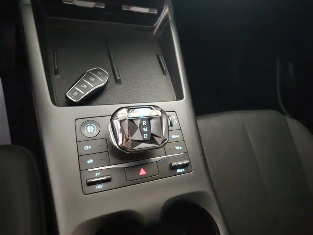 BYD Qin PLUS 2025 — фото 14
