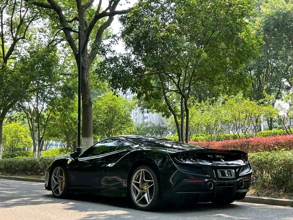 Ferrari F8 2022 — фото 4