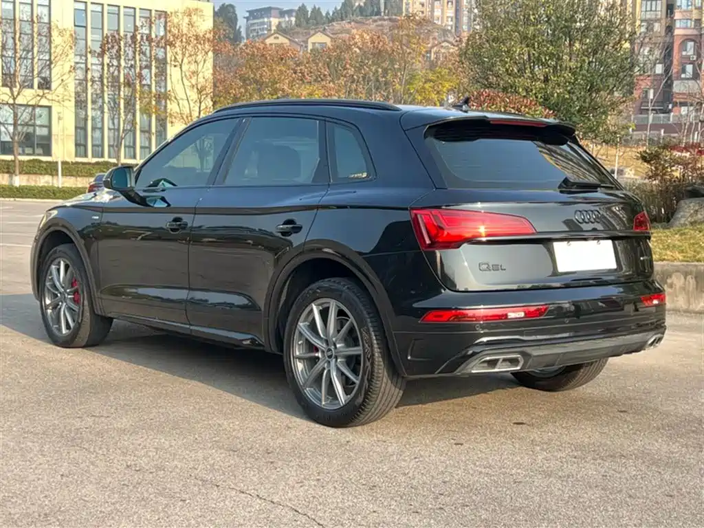 Audi Q5L 2023 — фото 12