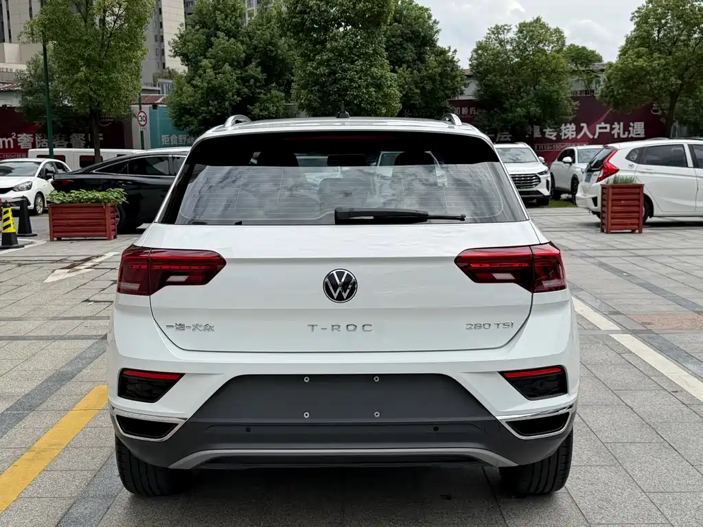 Volkswagen T-Roc 2023 — фото 13