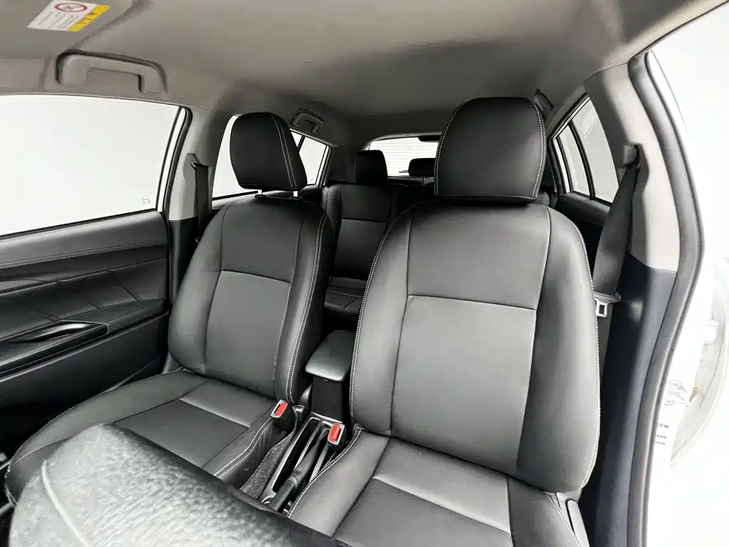Toyota Yaris L 2022 — фото 14