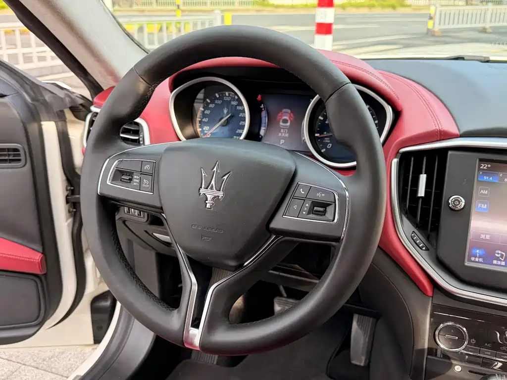 Maserati Ghibli 2015 — фото 13