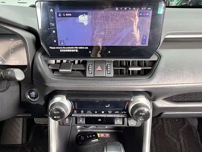 Toyota RAV4 2024 — фото 10