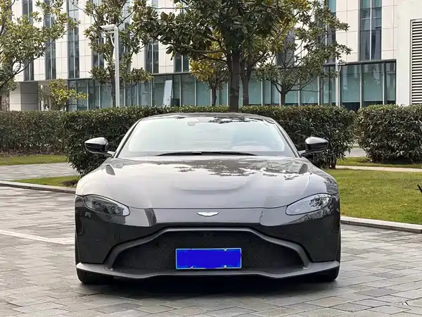 Aston Martin V8 Vantage 2020