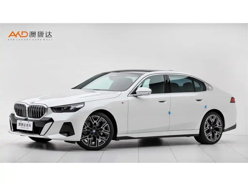 BMW 5 Series 2024 — фото 1