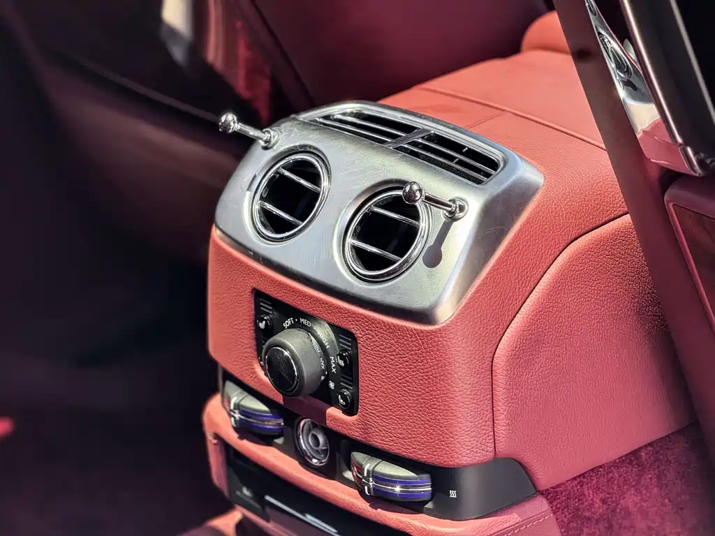 Rolls-Royce Ghost 2016 — фото 10
