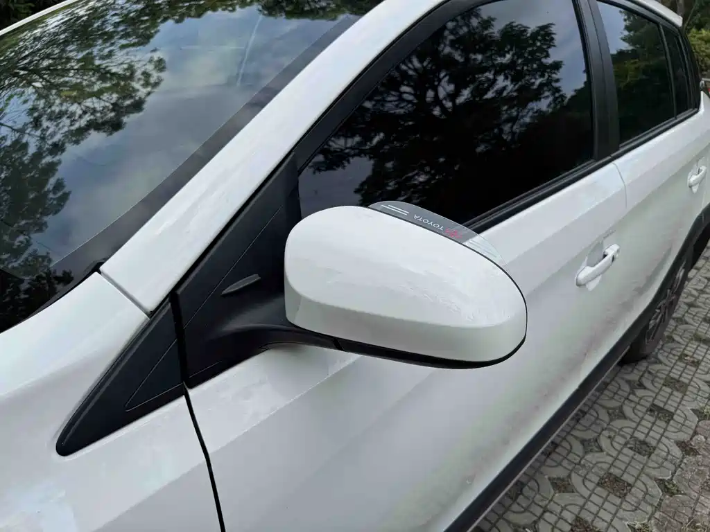 Toyota Yaris L 2022 — фото 10