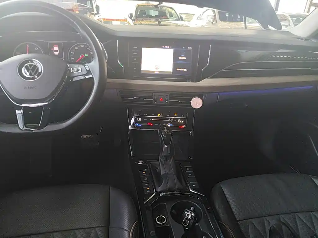 Volkswagen Passat PHEV 2020 — фото 13