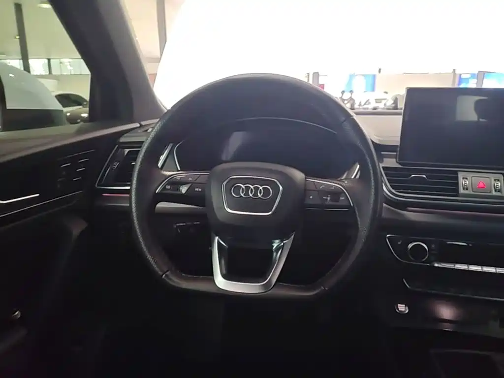Audi Q5L Sportback 2022 — фото 11