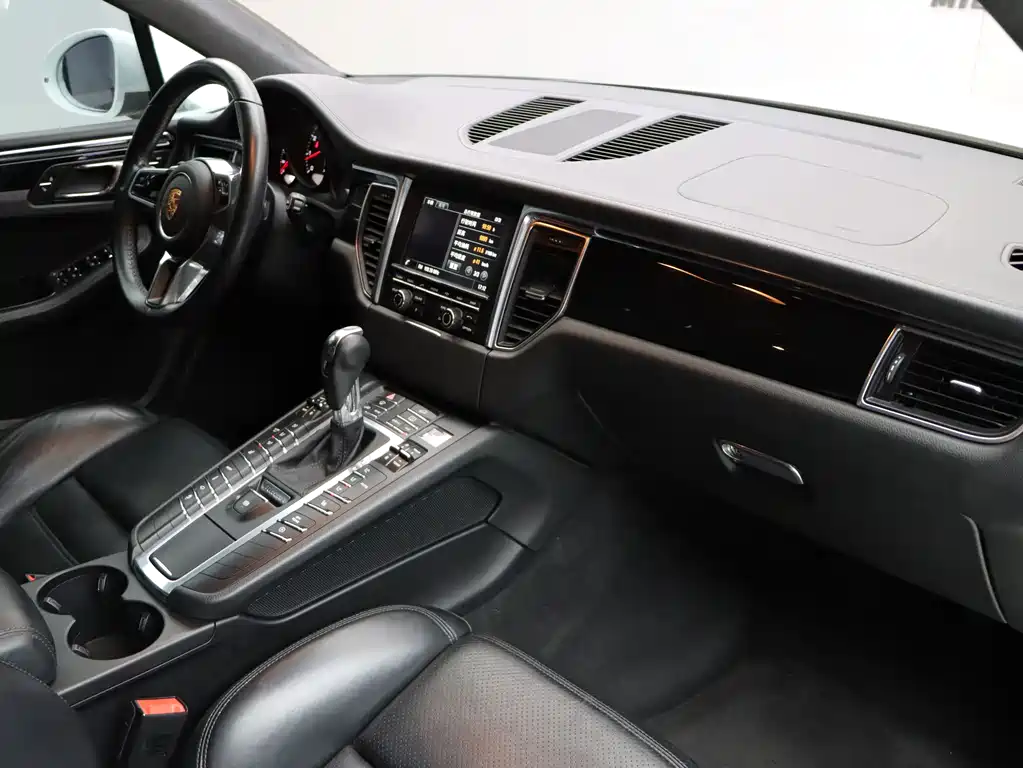 Porsche Macan 2015 — фото 21