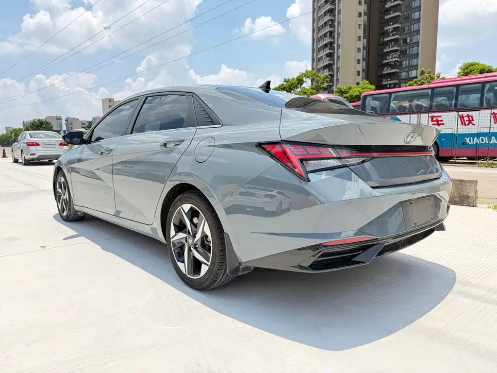 Hyundai Elantra 2023