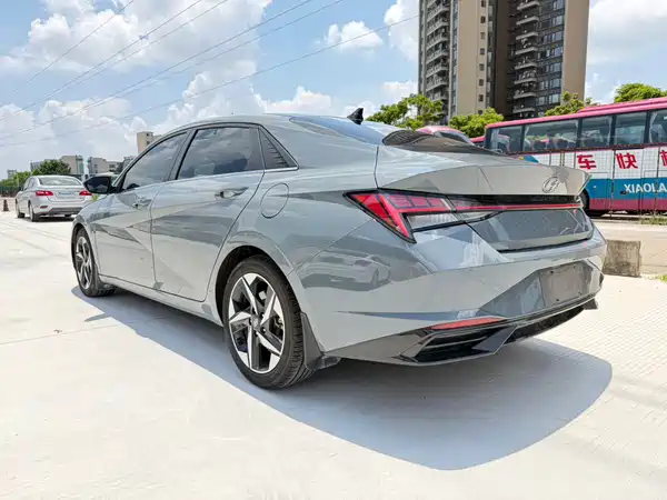 Hyundai Elantra 2023
