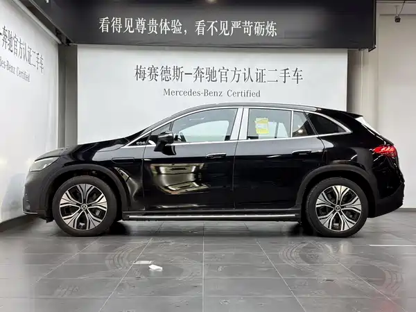 Mercedes-Benz EQE SUV 2025