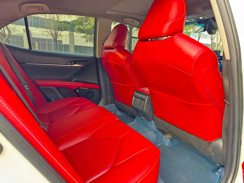 Toyota Camry 2019 — фото 20