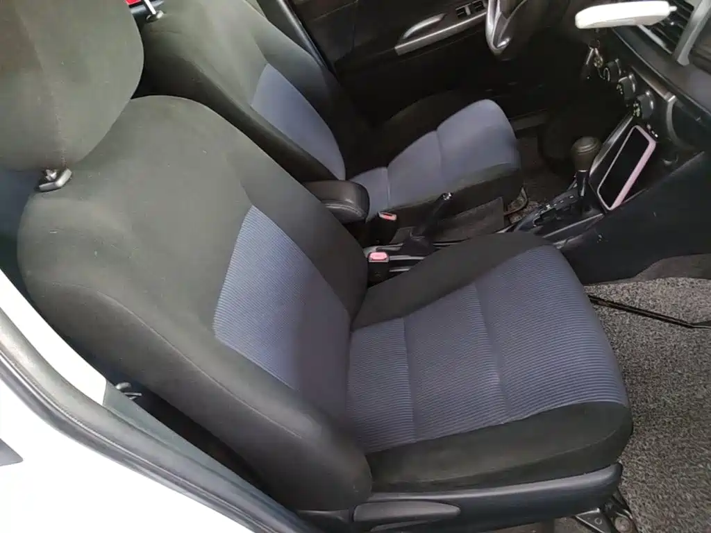 Toyota Yaris L 2015 — фото 25