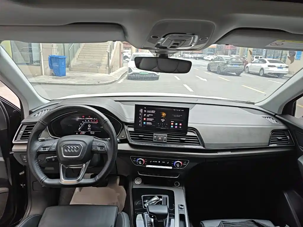 Audi Q5L 2023 — фото 10
