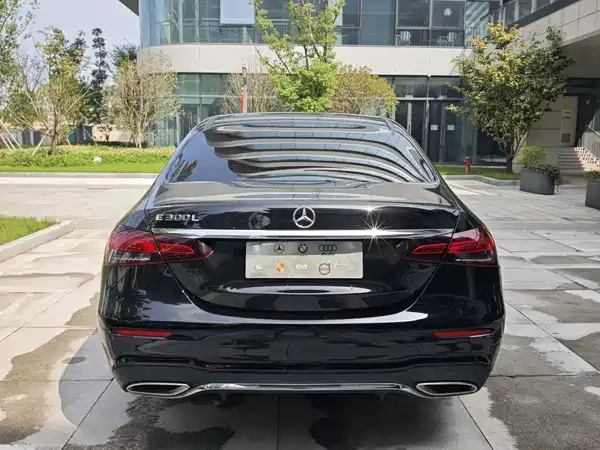 Mercedes-Benz E-Class 2023