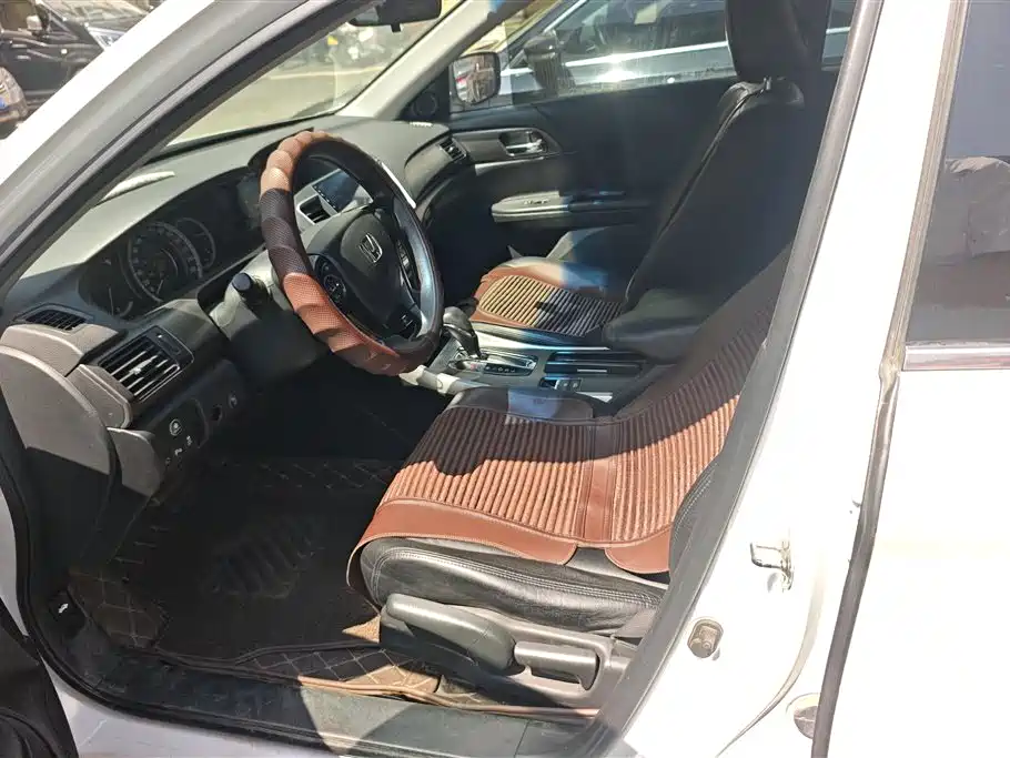 Honda Accord 2015 — фото 9