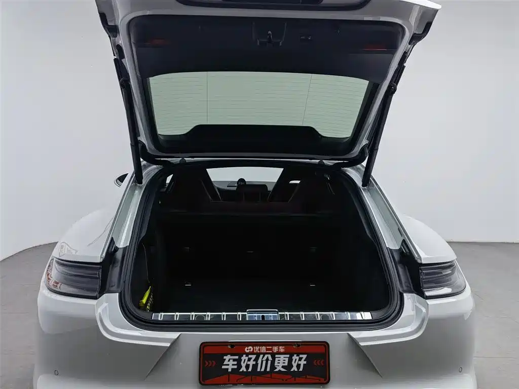 Porsche Panamera Hybrid 2023 — фото 16