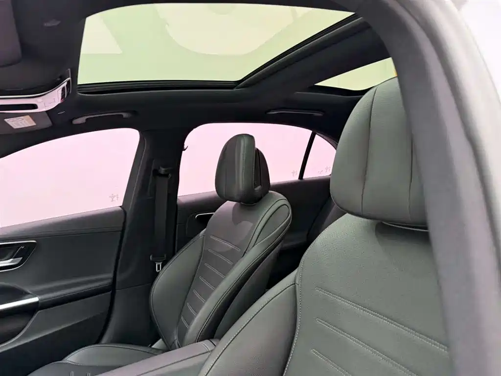 Mercedes-Benz C-Class 2022 — фото 16