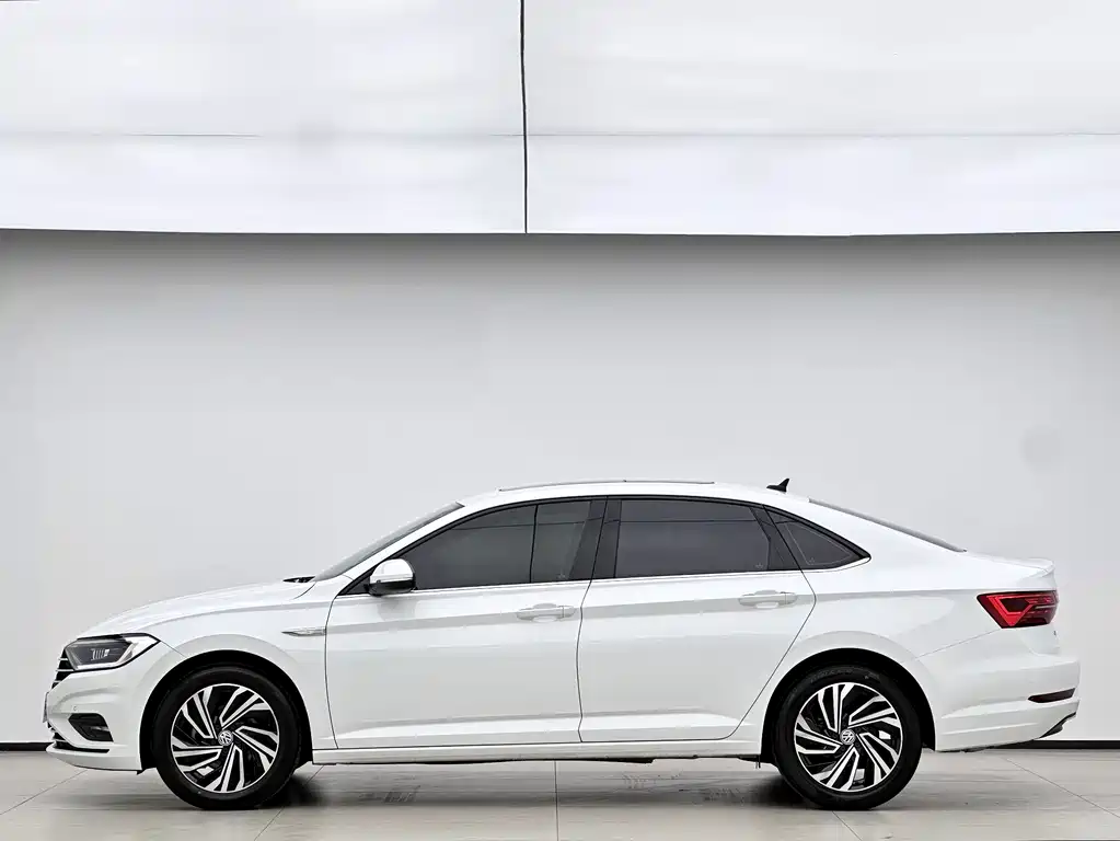 Volkswagen Sagitar 2022