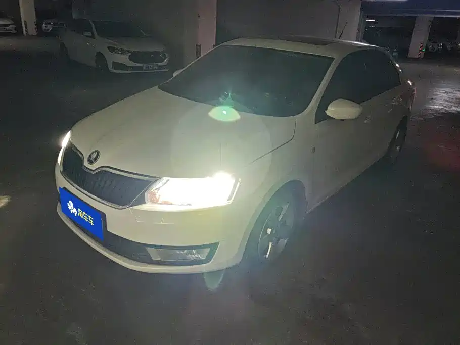 Skoda Rapid 2017 — фото 1