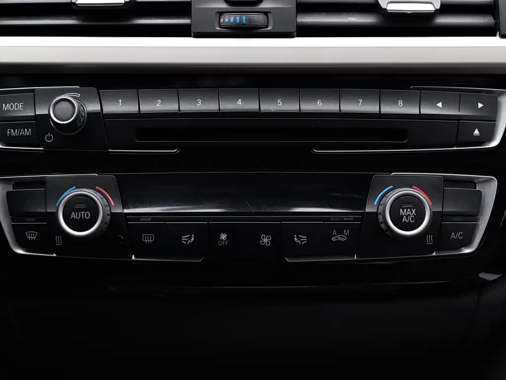 BMW 3 Series 2016 — фото 8