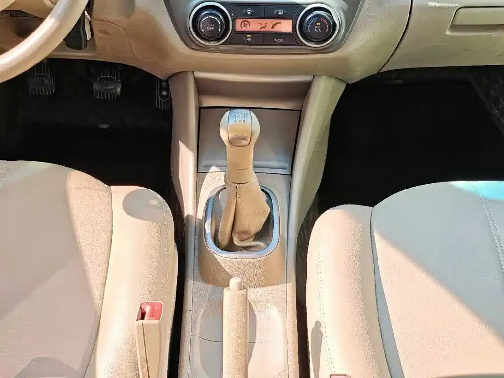 Nissan Sylphy 2016 — фото 21